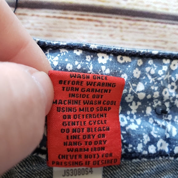 Zanadi Button Embellished Shorty Short Jean Shorts - Picture 5 of 9